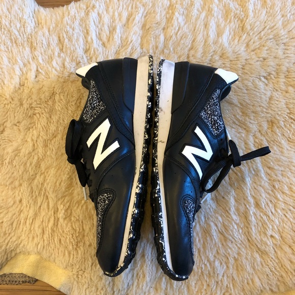 New Balance Grey Collection 696 Sneakers - Picture 5 of 7